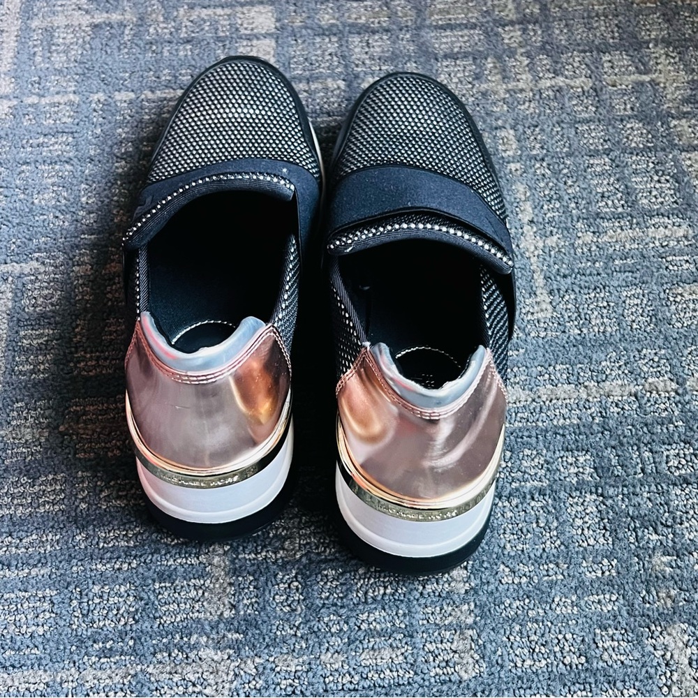 Michael KORS " FELIX " Black Silver Gold MESH MK Logo Wedge Sneakers Size 9 - Picture 3 of 9